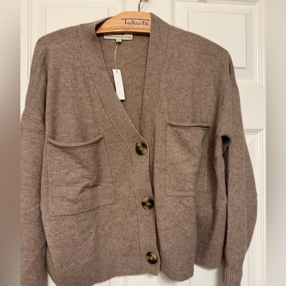 Madewell cashmere Tan Cardigan with pockets. - Picture 5 of 5